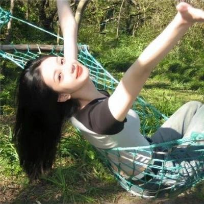 推动摇篮的手